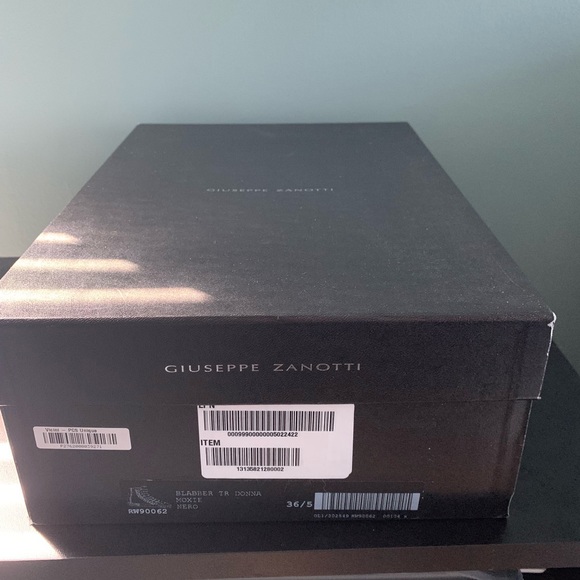 Giuseppe Zanotti studded blabber sneakers *Rare* - Picture 7 of 8